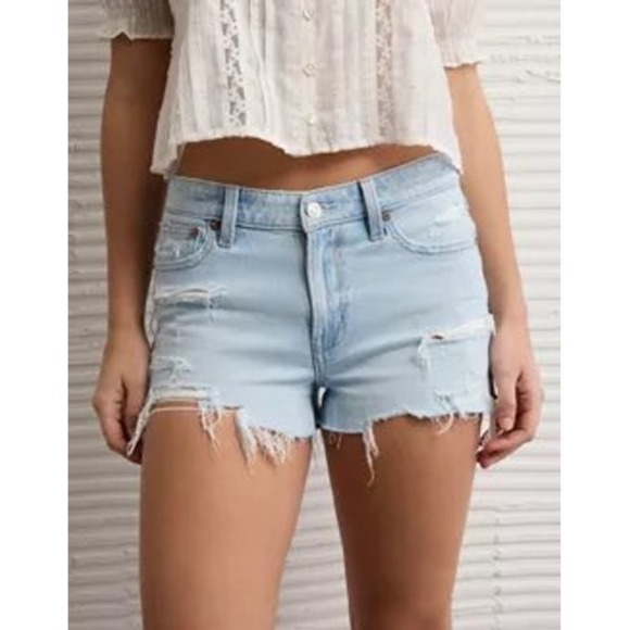 American Eagle Outfitters Pants - American Eagle Strigid Light Wash Frayed Hem Denim Shorts Women 000